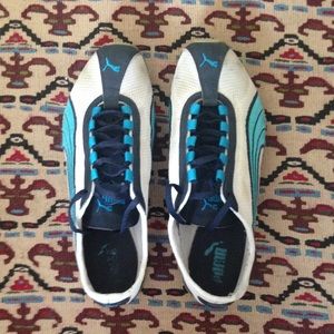 Men Lightweight Puma Sneakers